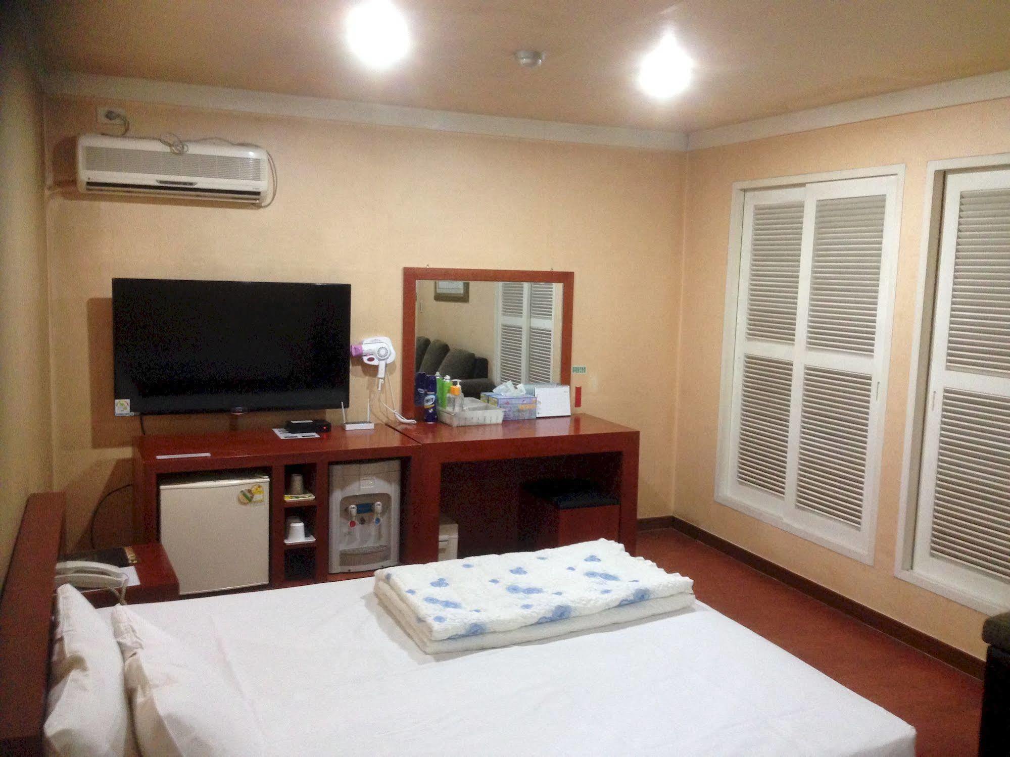 Daegu Goodstay Herotel Exterior foto